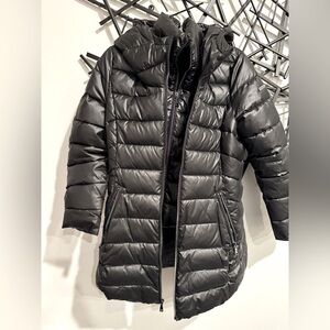 LIKE NEW: TAHARI poly filled puffer coat